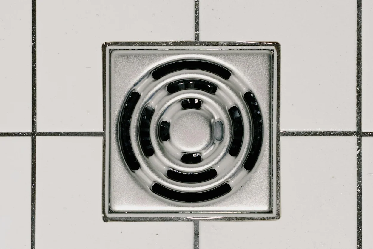 Slamavskiljare/trekammarbrunn installerad som del av enskilt avlopp i Göteborg